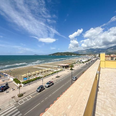 Il Mare In Giardino Apartamento Scauri  Exterior foto