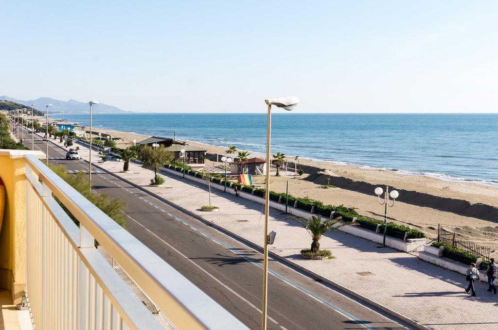Il Mare In Giardino Apartamento Scauri  Exterior foto