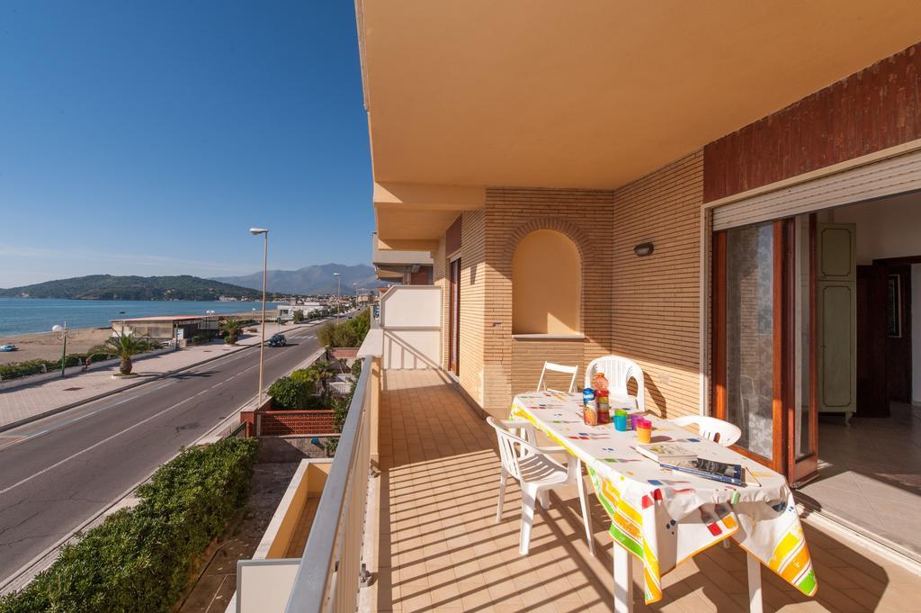 Il Mare In Giardino Apartamento Scauri  Exterior foto