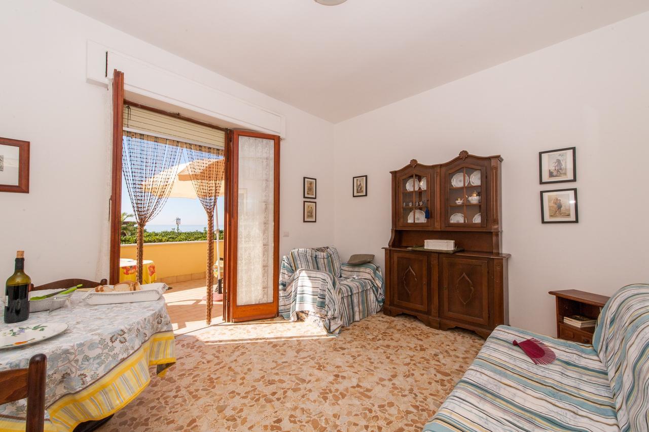 Il Mare In Giardino Apartamento Scauri  Exterior foto