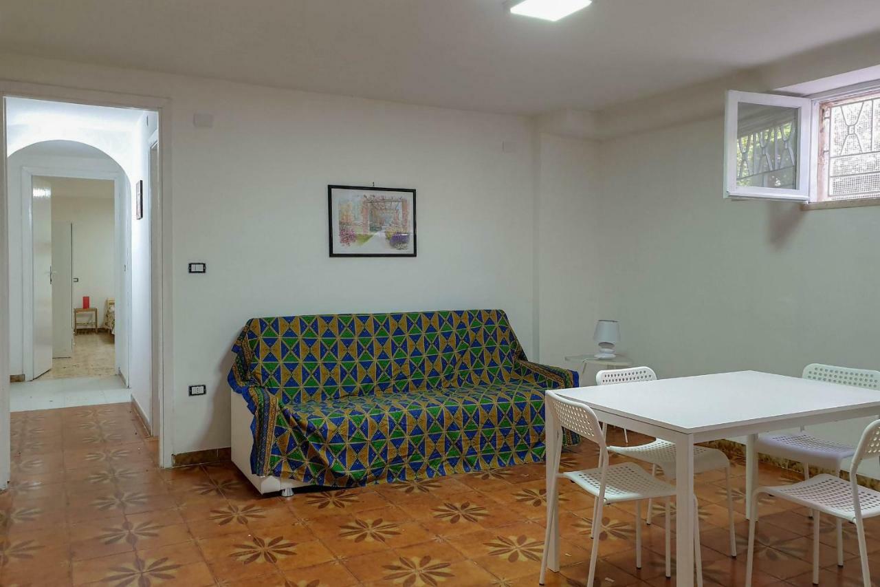 Il Mare In Giardino Apartamento Scauri  Exterior foto